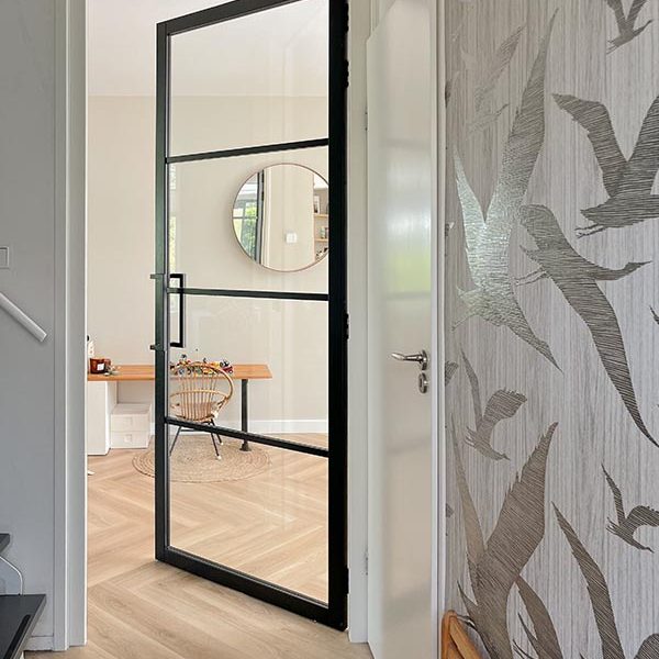 interieuradvies gang deur behang woning